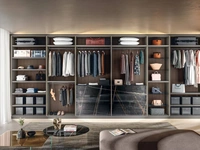 Cabina Armadio in laccato, vetro e nobilitato Outfit 1180 di Lago