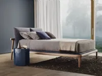 Letto in tessuto e legno massello con testiera Fushimi di Pianca