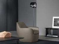 Poltroncina in pelle Kitai di Bonaldo
