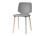 Sedia Babila Legno con scocca in tecnopolimero di Veneta Cucine