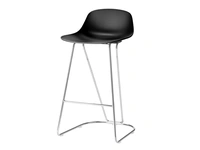 Sgabello Virgola Dandy con scocca in tecnopolimero e base in metallo di Veneta Cucine