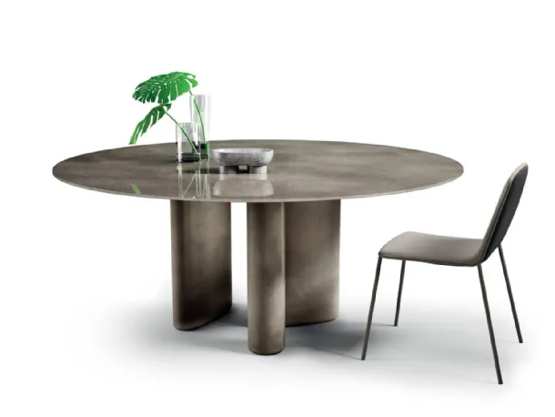Tavolo Linea in metallo verniciato di Veneta Cucine