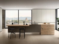 Cucina Design con isola 36e8 Project 2816 in vetro e legno di Lago