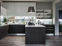 Cucina Moderna in Frassino scuro e laccato lucido con penisola Extra di Veneta Cucine