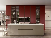Cucina Moderna in laccato con isola in vetro Lounge 04 di Veneta Cucine
