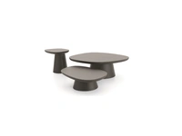 Tavolini Stone con base in metallo verniciato e top in MDF verniciato con finitura outdoor di Ditre Italia